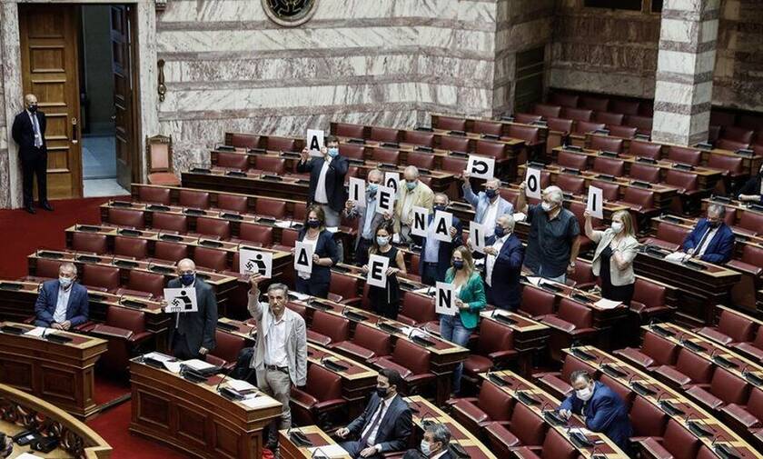 Δίκη Χρυσής Αυγής: Το κορεό του ΣΥΡΙΖΑ στη Βουλή (video)