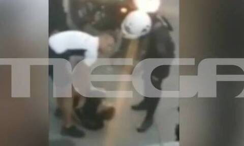 Κέρκυρα - Κορονοϊός: Καρέ-καρέ η σύλληψη 40χρονου που δεν φορούσε μάσκα –  Κατήγγειλε αστυνομική βία