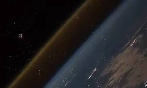 Εντυπωσιακές εικόνες: Δείτε πώς φαίνεται η εκτόξευση πυραύλου από το διάστημα (vid)