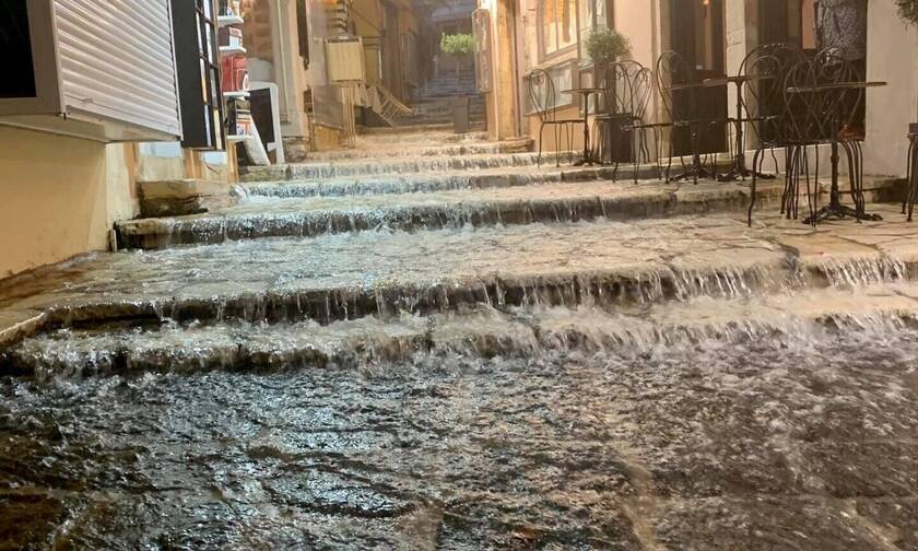 Κακοκαιρία: Σάρωσε το Ιόνιο - Πλημμύρες σε Κέρκυρα, Κεφαλονιά