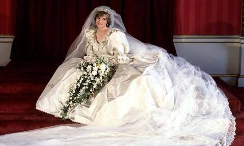 Ποια φόρεσε το νυφικό της πριγκίπισσας Νταϊάνα 39 χρόνια μετά το γάμο της με τον Κάρολο (pics)