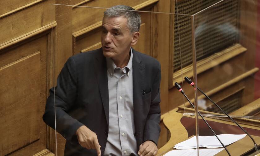 Βουλή - Τσακαλώτος: Ο Σταϊκούρας έφερε ένα νομοσχέδιο που ήθελε να κρυφτεί και να μην συζητηθεί