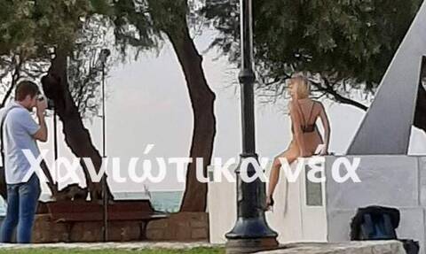 Σάλος στα Χανιά: Αντιδράσεις από τη γυμνή φωτογράφιση σε μνημείο (pics)