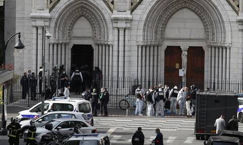 Η Γαλλία υπό «πολιορκία»: Μπαράζ επιθέσεων από ισλαμιστές - Νεκροί και τραυματίες