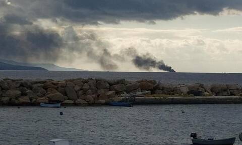 Φωτιά σε τουριστικό σκάφος μεταξύ Νάξου και Σχοινούσας (pics)