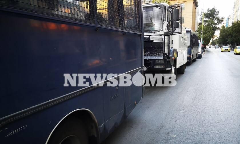 Ρεπορτάζ Newsbomb.gr: Παρέλυσε η Αθήνα από την απεργία - Ισχυρές αστυνομικές δυνάμεις στο κέντρο