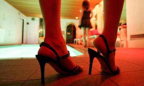 Κορονοϊός: Έσπασαν την καραντίνα και πήγαν σε ιερόδουλες - 17 συλλήψεις