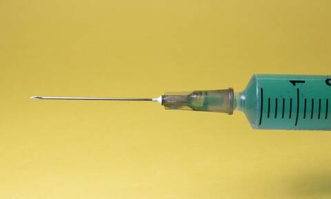Σχοινάς: Τέλος του έτους οι εμβολιασμοί στην Ευρώπη - Τι ανέφερε για την ασφάλεια των εμβολίων