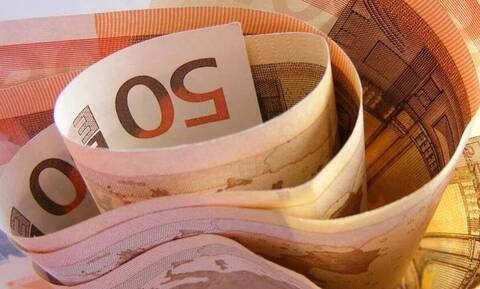 Επίδομα 400 ευρώ: Αντίστροφή μέτρηση για τις πληρωμές - Ποιοι άνεργοι πάνε ταμείο 