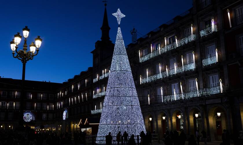 Κορονοϊός - Ισπανία: Όριο 10 ατόμων για τα πάρτι των Χριστουγέννων και της Πρωτοχρονιάς