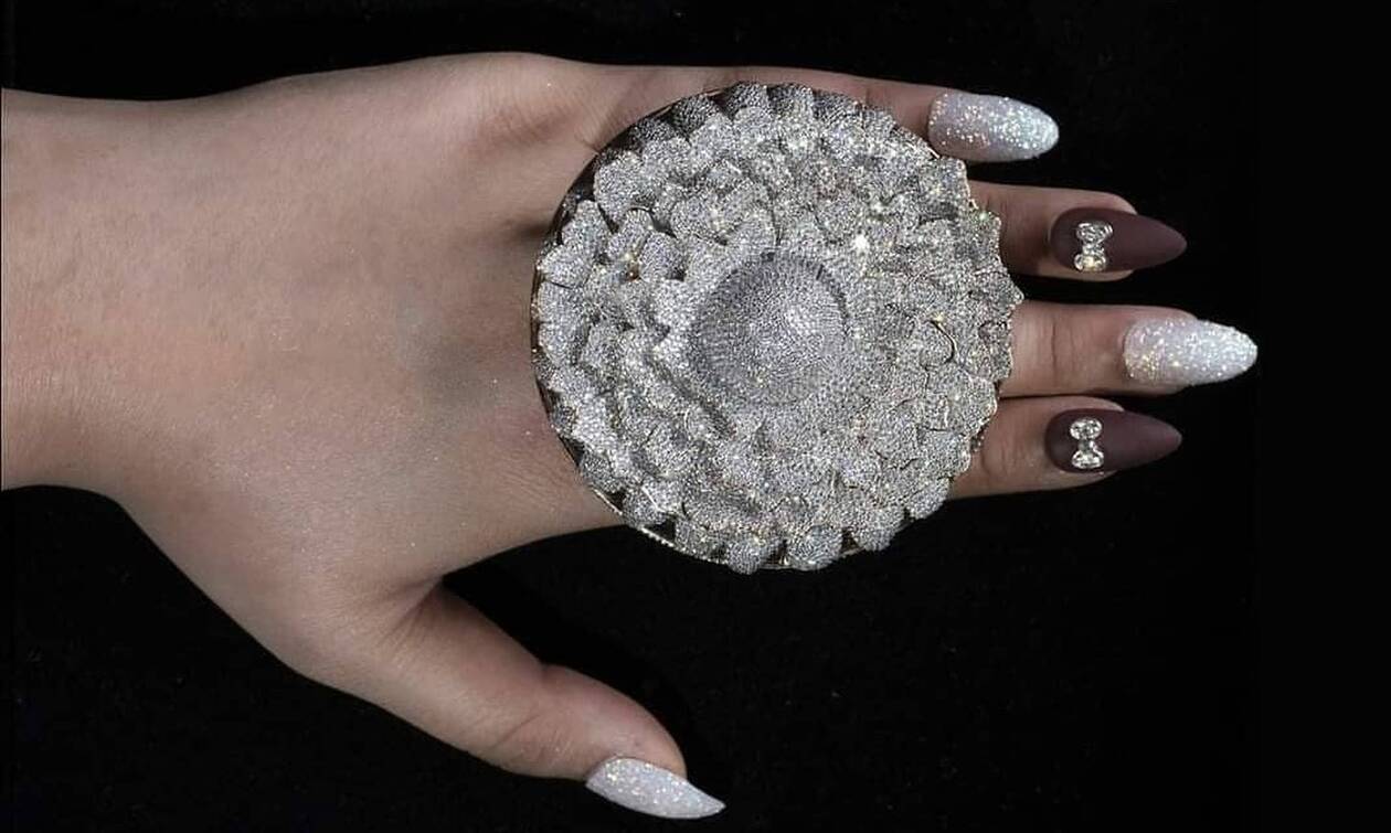 Δαχτυλίδι με 12.638 διαμάντια στο βιβλίο των ρεκόρ Γκίνες (pics)