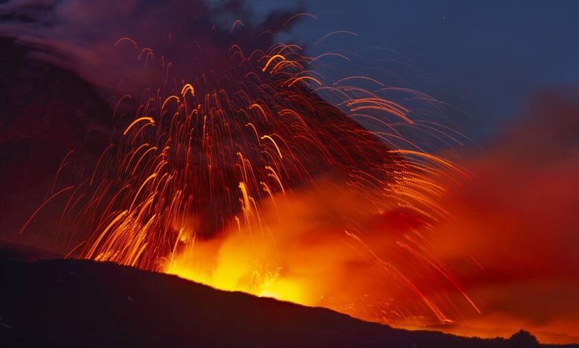 Αίτνα: «Ξύπνησε» το τρομακτικό ηφαίστειο της Ιταλίας - Συγκλονιστικές εικόνες