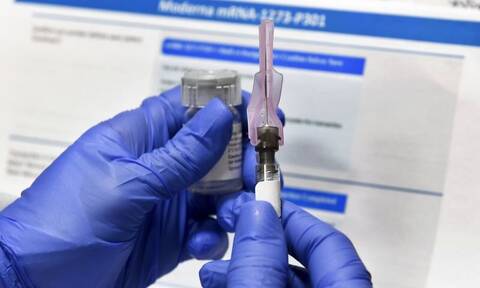Εμβόλιο κορονοϊού: Νωρίτερα η άδεια για τη Moderna – Δεν υπάρχει πρόβλημα διανομής λέει η Pfizer