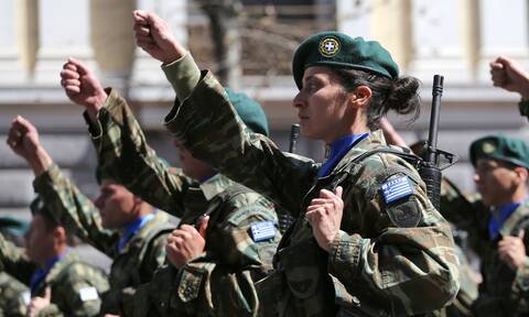Γυναίκες στον Ελληνικό Στρατό: Πόσο πιθανή είναι η στράτευση; Πώς θα υπηρετούν στην Εθνοφυλακή