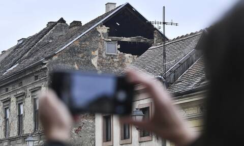 Κροατία: Τρόμος από τα 6,4 Ρίχτερ - Άνθρωποι ανασύρονται από ερείπια - Καταστροφές σε κτήρια