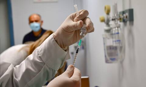 Opinion Poll: «Ναι» στο εμβόλιο λέει το 74% των πολιτών