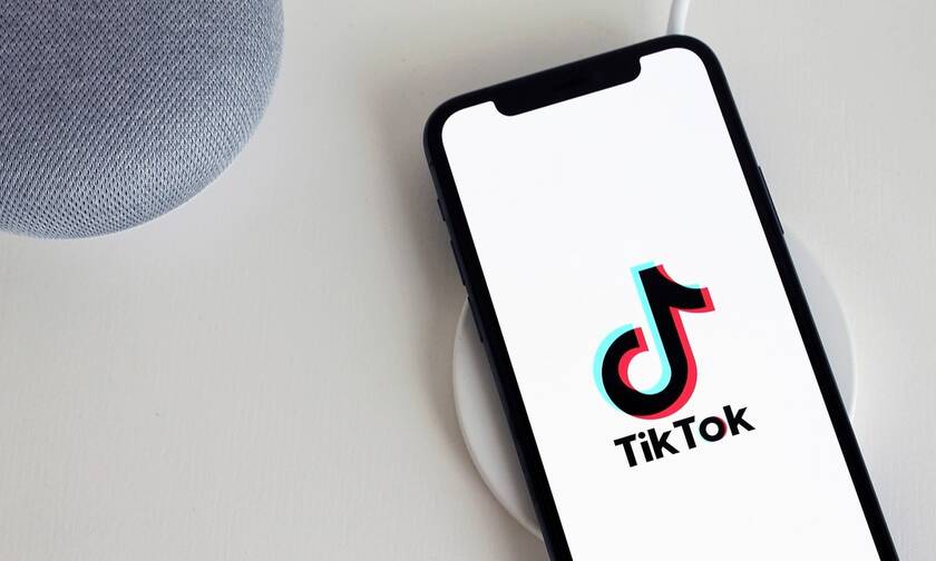 TikTok: «Κλειδώνει» όλους τους λογαριασμούς ανηλίκων κάτω των 16 ετών