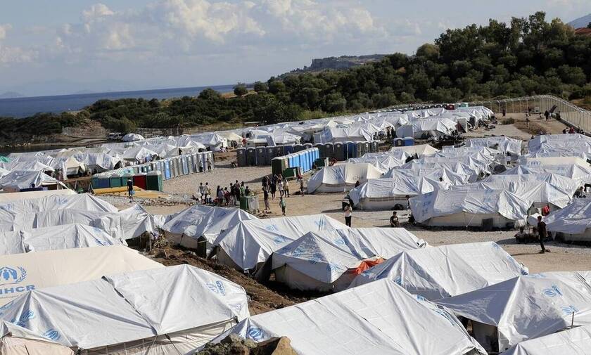 Κομισιόν: Καθυστερεί την επιστροφή 1.450 αλλοδαπών από τα ελληνικά νησιά προς την Τουρκία