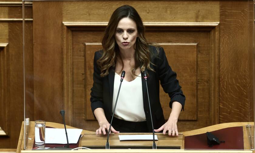 Έφη Αχτσιόγλου στο Newsbomb.gr: Η πολιτική της ΝΔ μας οδήγησε στην υψηλότερη ύφεση στην Ευρώπη