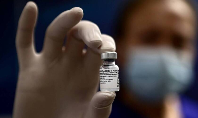 Κορονοϊός: Ντροπή! Συνελήφθη γιατρός που έκλεβε εμβόλια και τα έδινε σε συγγενείς και φίλους