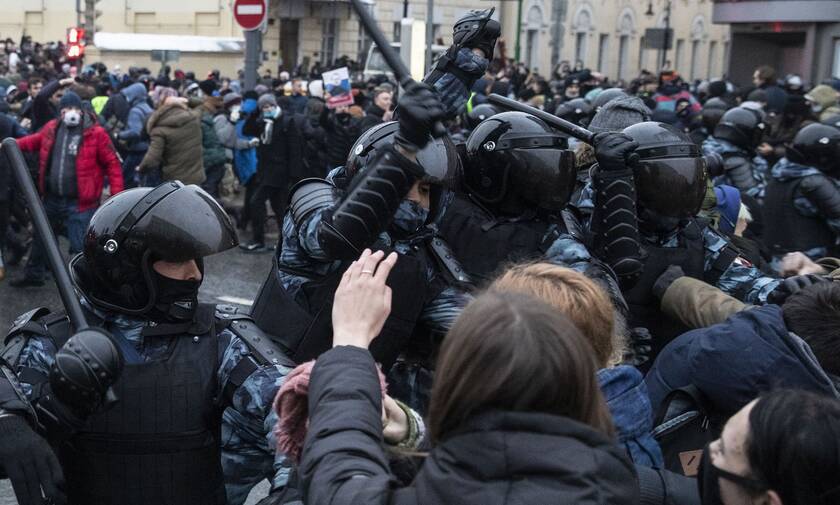ΗΠΑ: Το Στέιτ Ντιπάρτμεντ καταδικάζει τη «βίαιη καταστολή» των διαδηλώσεων στη Ρωσία