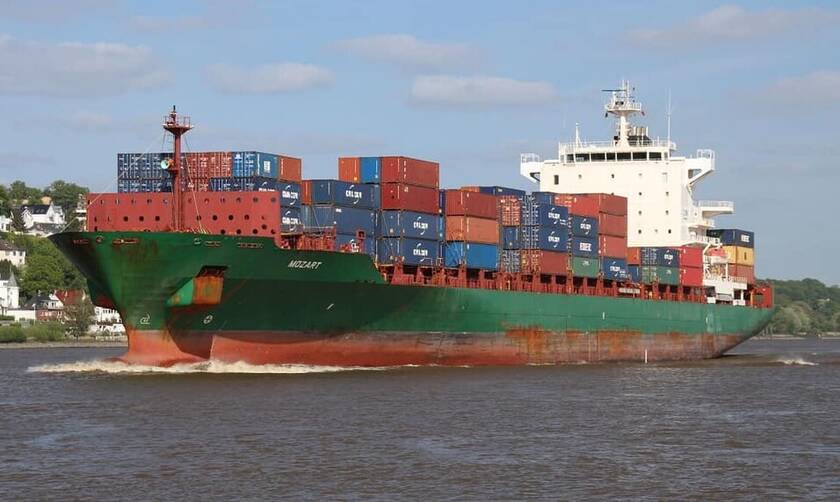 Επίθεση πειρατών σε φορτηγό πλοίο στον Κόλπο της Γουινέας: Ένας ναυτικός νεκρός, 15 απήχθησαν