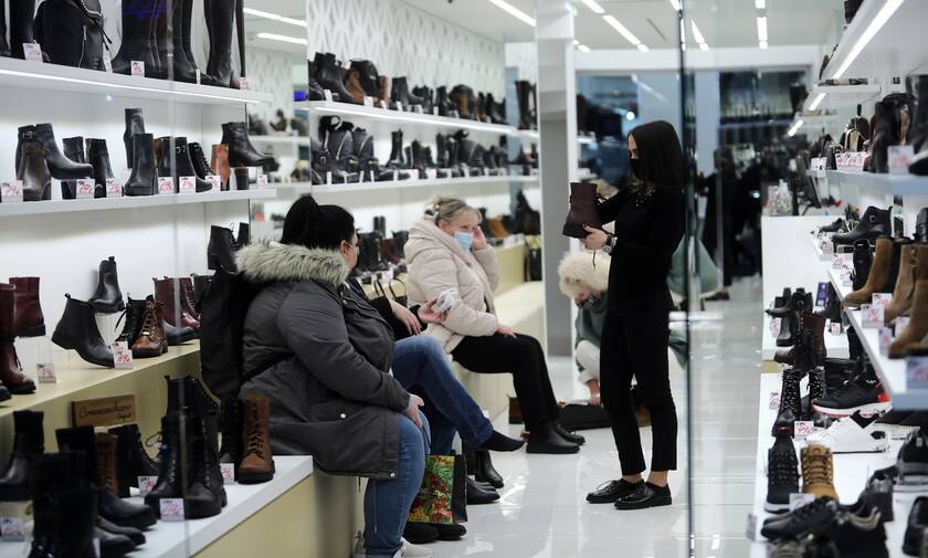 Εκπτώσεις 2021: Τι ψωνίζουν περισσότερο οι καταναλωτές - Ανοιχτά καταστήματα την Κυριακή (31/01)