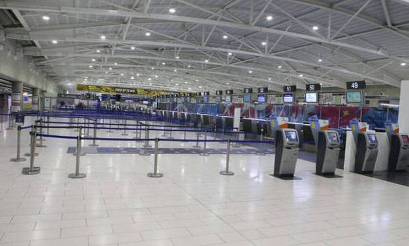 Κύπρος: Συνεχίζονται οι αυστηροί έλεγχοι στα αεροδρόμια λόγω του νέου στελέχους της Covid-19