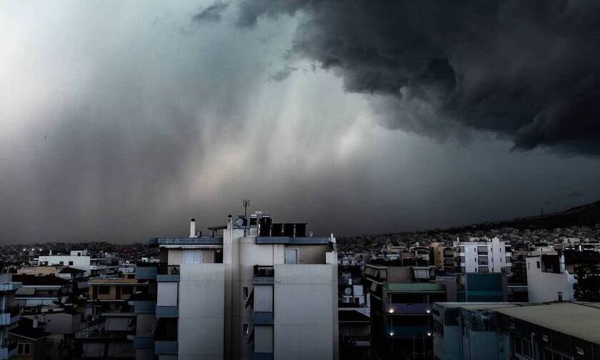 Καιρός ΤΩΡΑ: «Πνίγεται» η δυτική Ελλάδα - Χιονίζει στη Θράκη - Προσοχή τις επόμενες ώρες
