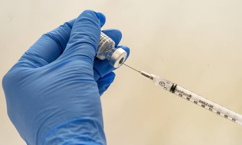 «Αντάρτικο» της Astrazeneca: Δεν θα πάει στις συνομιλίες με την Κομισιόν για τα εμβόλια