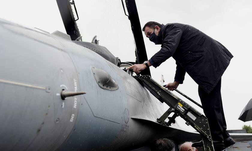 Νίκος Παναγιωτόπουλος: Στην ΕΑΒ ο υπουργός Άμυνας - Αυτοψία στο αναβαθμισμένο F-16 Viper