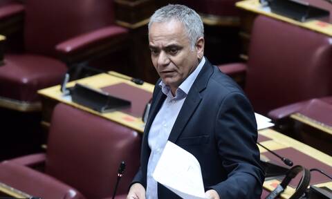 Πάνος Σκουρλέτης στο Newsbomb.gr: «Η κυβέρνηση προωθεί την “αριστεία” της αγοράς»