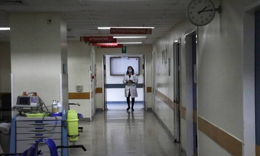 Lockdown: Συναγερμός για νοσηλείες, διασωληνωμένους, σχολεία –  Έκτακτη σύσκεψη των λοιμωξιολόγων