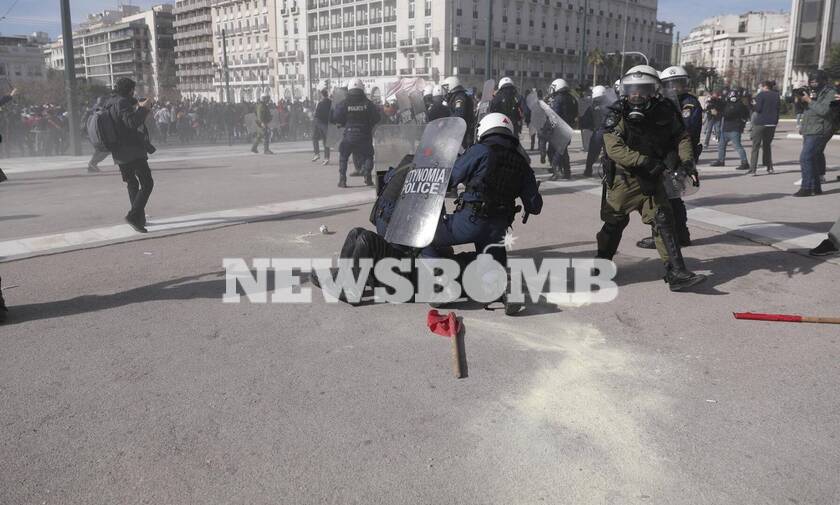 Πανεκπαιδευτικό συλλαλητήριο: Πεδίο μάχης το κέντρο της Αθήνας - Χημικά, επεισόδια και προσαγωγές