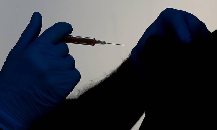 Εμβόλιο κορονοϊού - Βρετανία: Πάνω από 14,5 εκατομμύρια άνθρωποι έχουν λάβει την πρώτη δόση