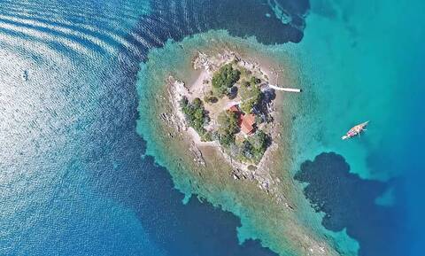 Έρως: Το ελληνικό νησάκι του έρωτα (video)