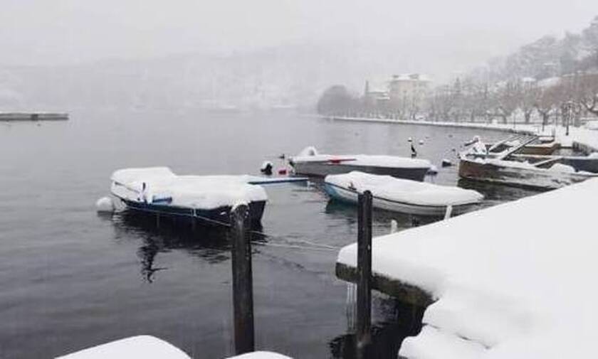 Κακοκαιρία «Μήδεια» - Καστοριά: Καταγράφηκε η χαμηλότερη θερμοκρασία της ημέρας – Πάγωσε η λίμνη