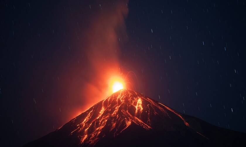 Γουατεμάλα: Ταυτόχρονη ενεργοποίηση τριών ηφαιστείων