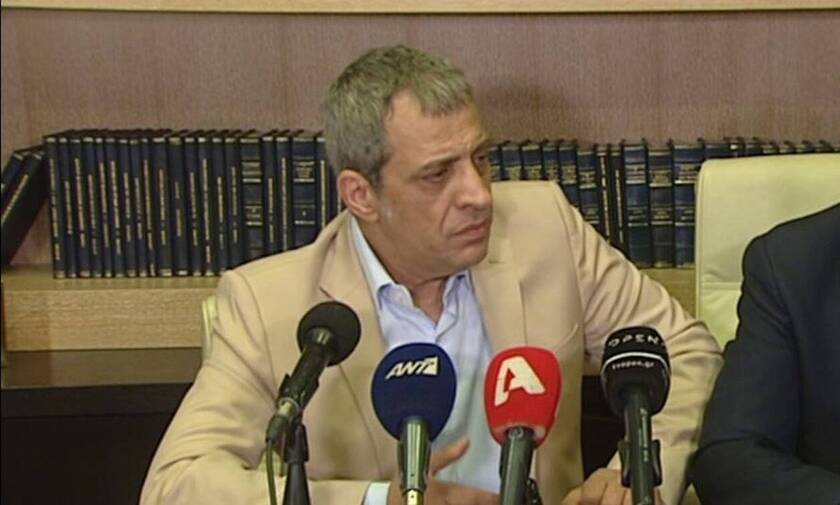 Θέμης Αδαμαντίδης: Αυτός είναι ο τραγουδιστής που συνελήφθη σε παράνομο καζίνο στην Κυψέλη