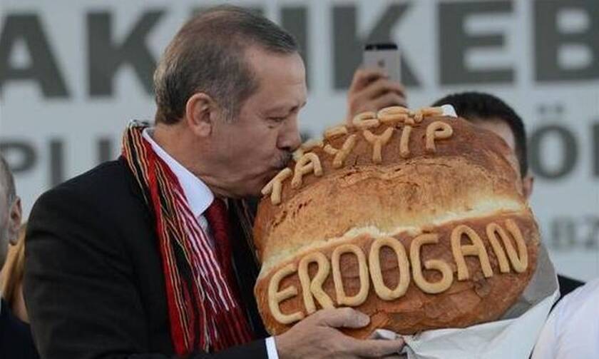 Τραγική η κατάσταση στην Τουρκία: Αγοράζουν μπαγιάτικο ψωμί γιατί είναι φθηνότερο