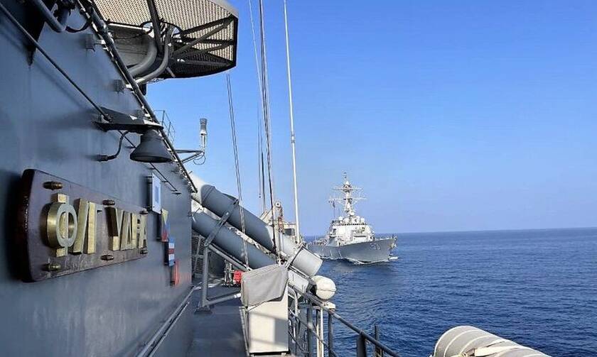 Πολεμικό Ναυτικό: Η φρεγάτα «Ύδρα» σε συνεκπαίδευση με πλοίο των ΗΠΑ