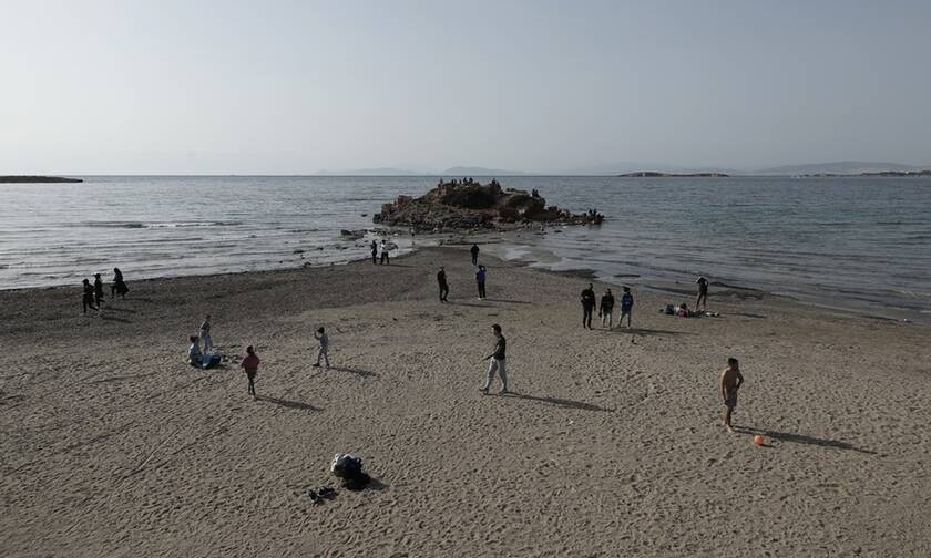 Μοναδικές εικόνες: Η άμπωτη στο Καβούρι «εξαφάνισε» τη θάλασσα (pics)