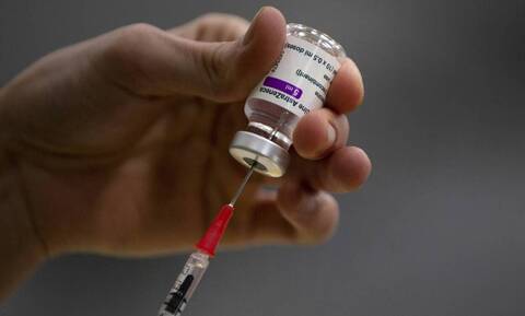 Εμβολιασμοί: Ανοίγει η πλατφόρμα των ραντεβού για τις ευπαθείς ομάδες – Ποιοι ακολουθούν