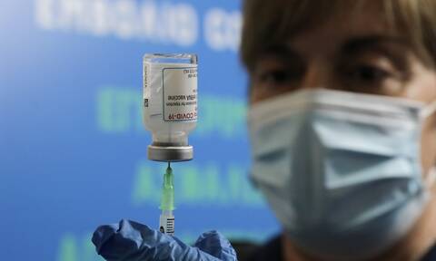 Ρεπορτάζ Newsbomb.gr: Κορονοϊός - Πότε εμβολιάζονται οι γιατροί που επιστρατεύθηκαν