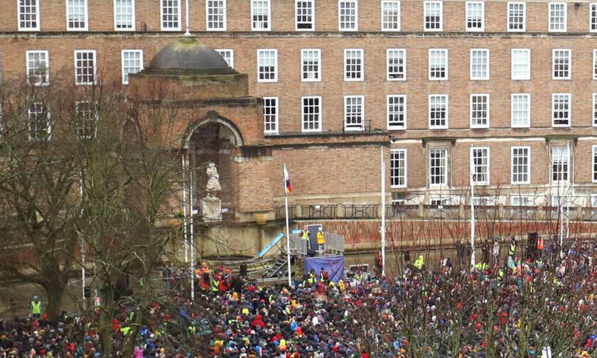 Βρετανία: Ένα άγαλμα αφιερωμένο στη Γκρέτα Τούνμπεργκ προκαλεί διαμάχη σε βρετανικό πανεπιστήμιο