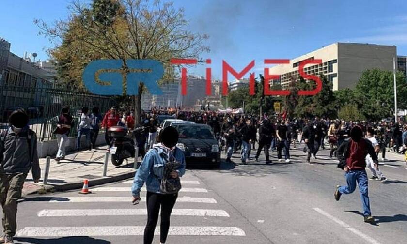 Θεσσαλονίκη: Επεισόδια μετά την πορεία φοιτητών - Τραυματίστηκε διαδηλωτής από μολότοφ