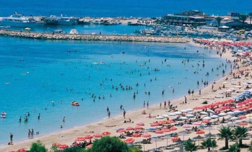 Kύπρος: 10.000 τουρίστες έφθασαν το Σαββατοκύριακο - «Κλειδωμένοι» στα ξενοδοχεία τους