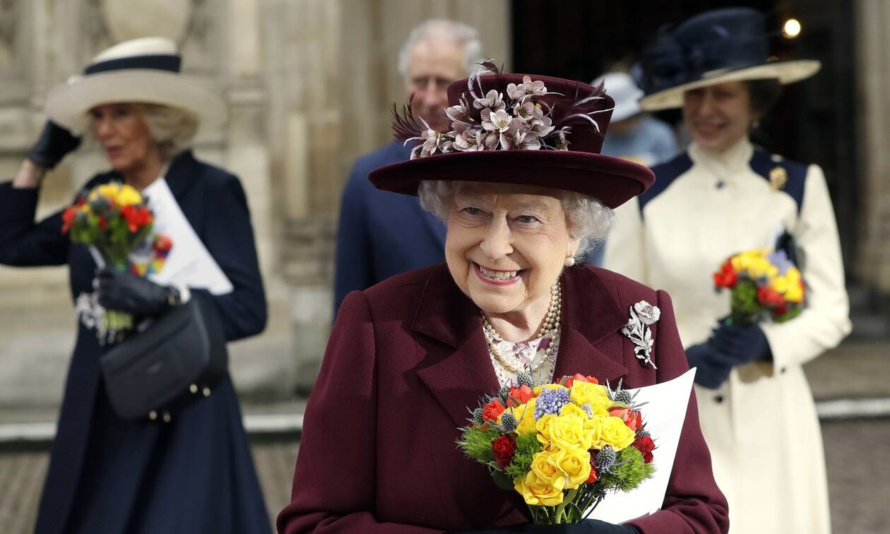 Bασίλισσα Ελισάβετ: Παραδίδει σκυτάλη - Πως θα γίνει η σταδιακή αποχώρηση από τα βασιλικά καθήκοντα