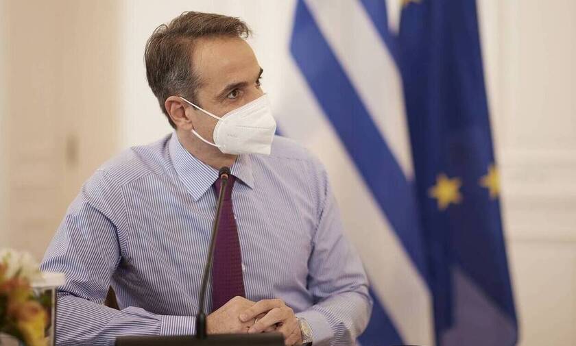 PM Mitsotakis urges citizens 30-39 to get vaccinated in post on social media