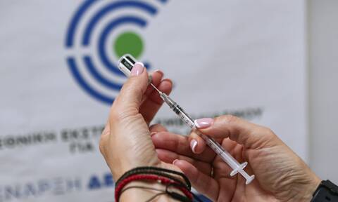 Εμβολιασμός: Μαζική συμμετοχή των 40άρηδων - Ποιοι ακολουθούν πότε θα γίνονται εμβόλια κατ' οίκον